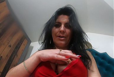 Milfycalla-i Demand You to Fuck My Pussy! Im Your Hot Brunette