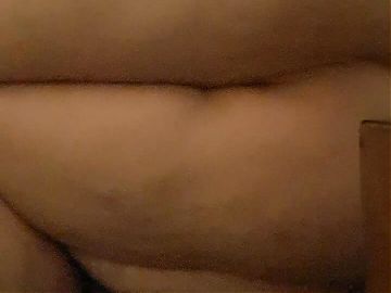 wife rubs her fat pussy on the couch, giving it hard