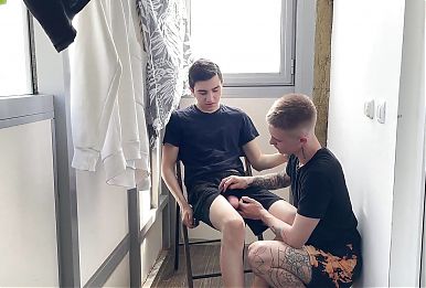 Two Young Guys Fuck on the Balcony