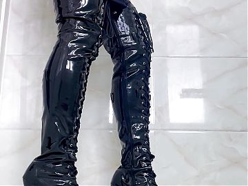 Crossdresser Punk Meow Masturbating in 20cm platform boots